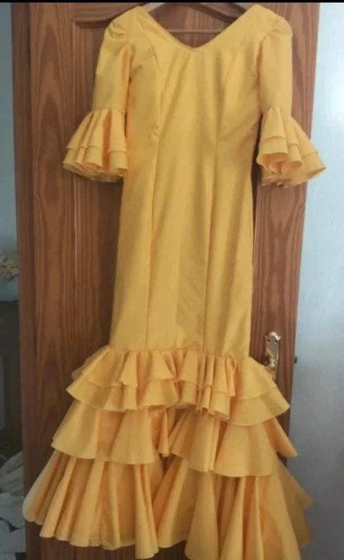 Traje de Flamenca / Gitana Amarillo Hecho a Mano - Talla XS / Juvenil